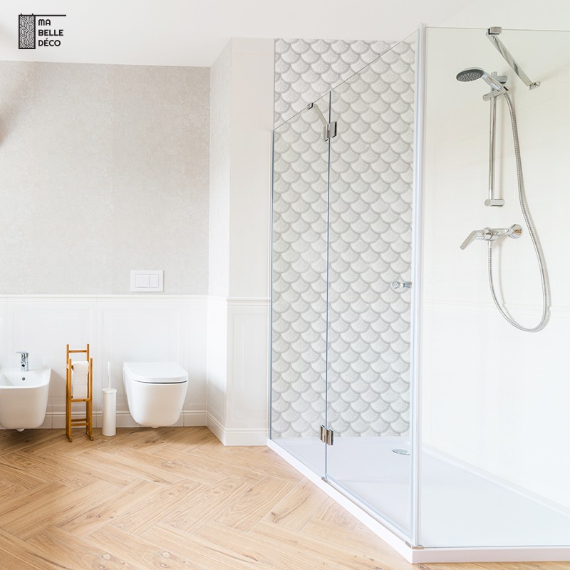 Crédence Salle de bain Ecailles en relief grises