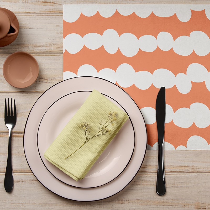 Set de Table chaîne ronds blancs sur fond coloré